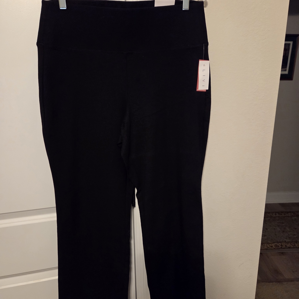 NWT Livi (Lane Bryant) Active Black Yoga Pants 14/16 S